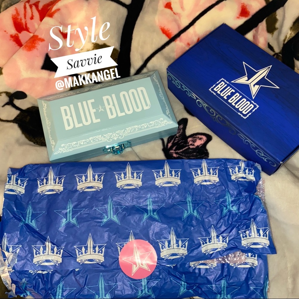 Jeffree Star “Blue Blood” pallette